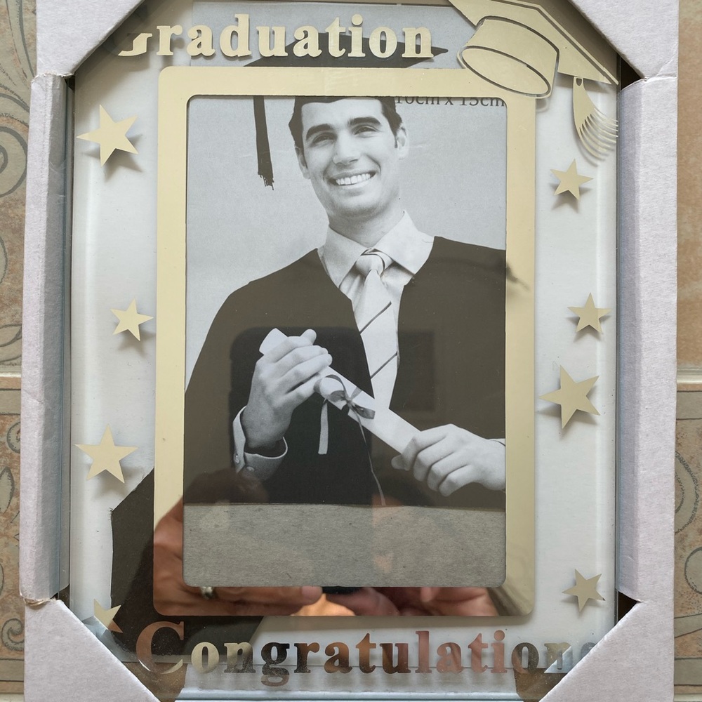 Picture frame - for Graduation 4” x 6” picture - Picture 7 of 8